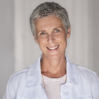 Ms Jennie Ballantyne