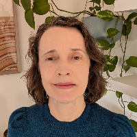 Ms Anna Hood