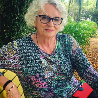 Ms Julie-Anne Giles