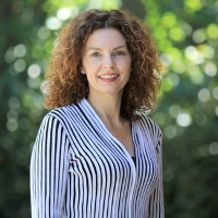 Ms Jacqueline Cummins