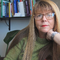 Mrs Rowena Reynolds