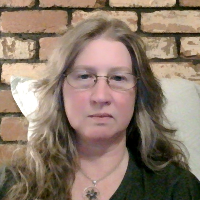 Ms Clea De Vries