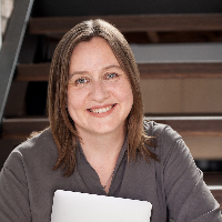 Mrs Yuliya Khudavets