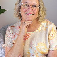 Mrs Rosalind Veness