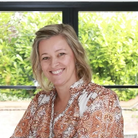 Miss Lindsay Warren