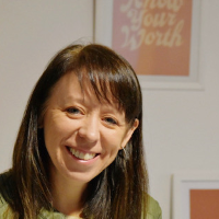 Ms Karen Nisbet-Moulds