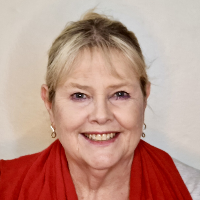 Ms Lee Burns