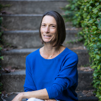 Ms Veronica Greaves