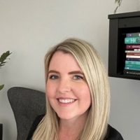 Mrs Heather O'Neill