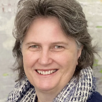 Ms Julie Potter