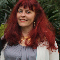 Ms Carola Maier