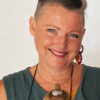 Ms Alison Lee