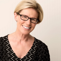 Dr Di Stow